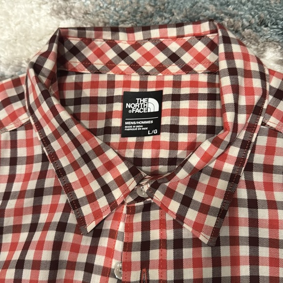 The North Face short sleeve button up shirt - Picture 2 of 5
